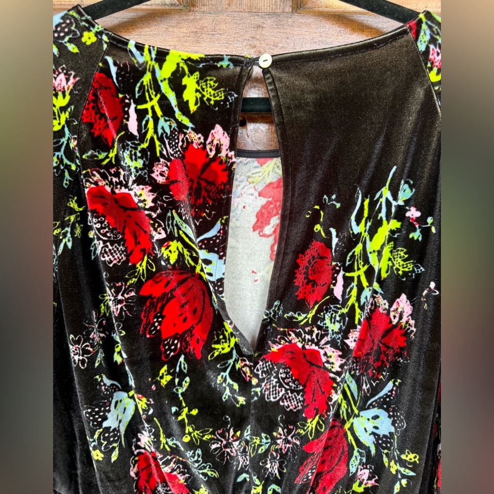 Free People Intimately Black Floral Crushed Velvet Bodysuit. Size Small. NWOT. - Picture 10 of 17